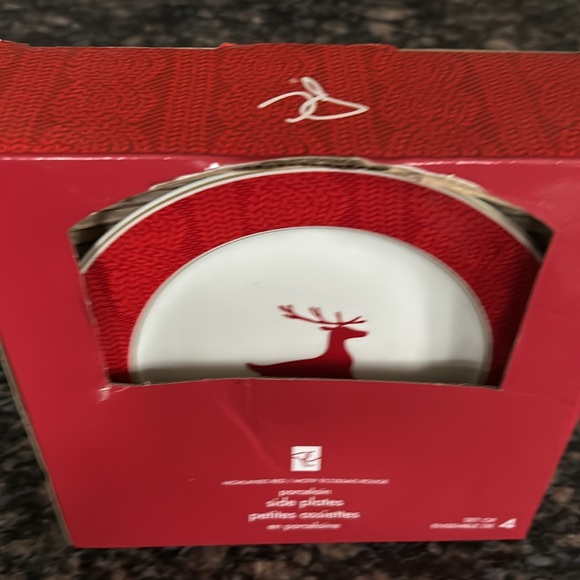 PRESIDENTS CHOICE HIGHLANDS RED PORCELAIN REINDEER SIDE PLATES SET OF 4 NWT - Picture 2 of 6